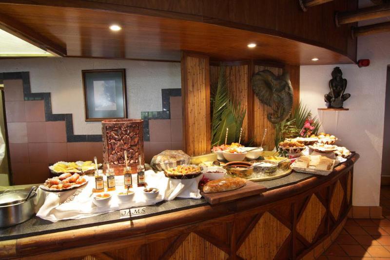Cresta Mowana Safari Lodge Касане Экстерьер фото